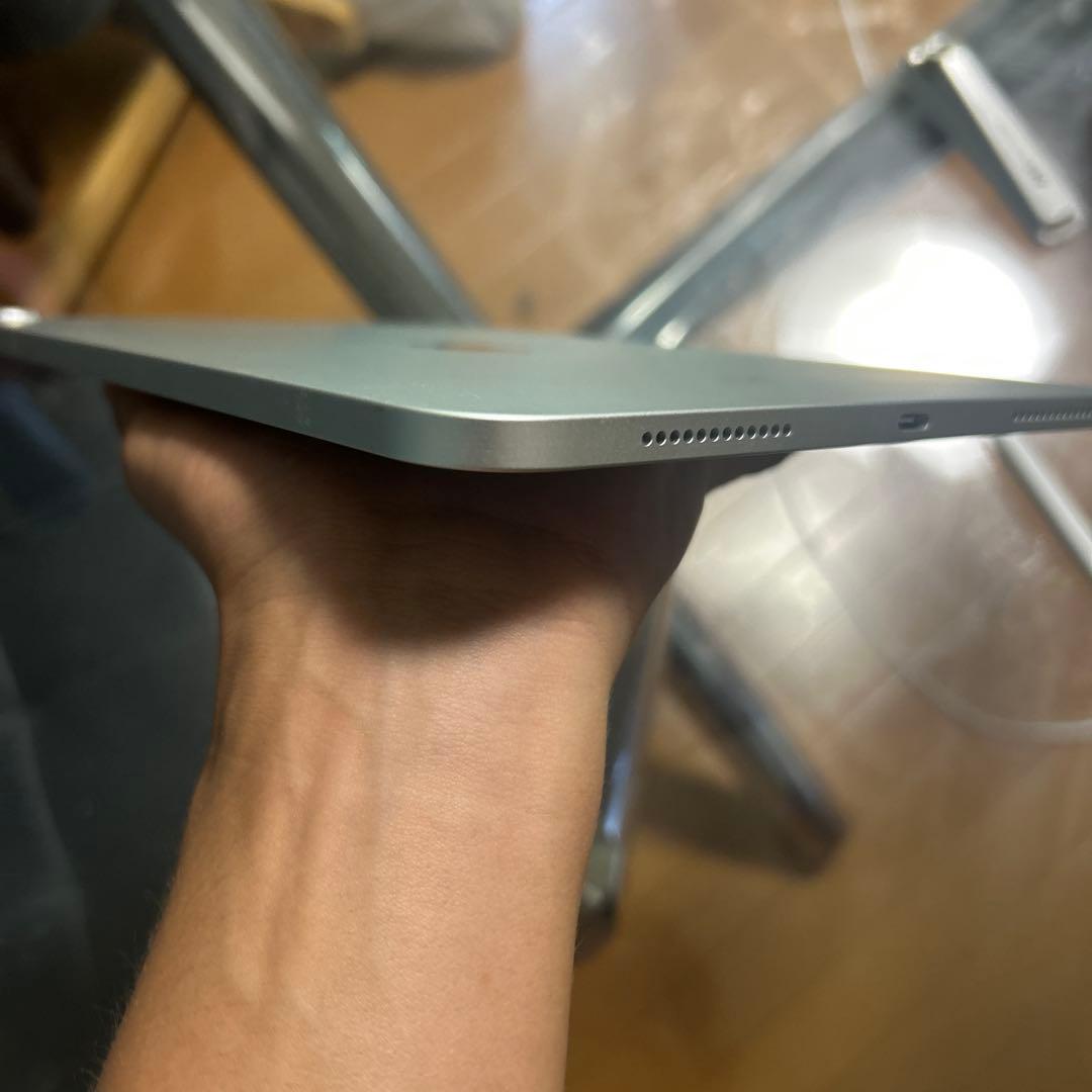 【美品】Apple iPad （第10世代）シルバー 64GB Wi-Fi