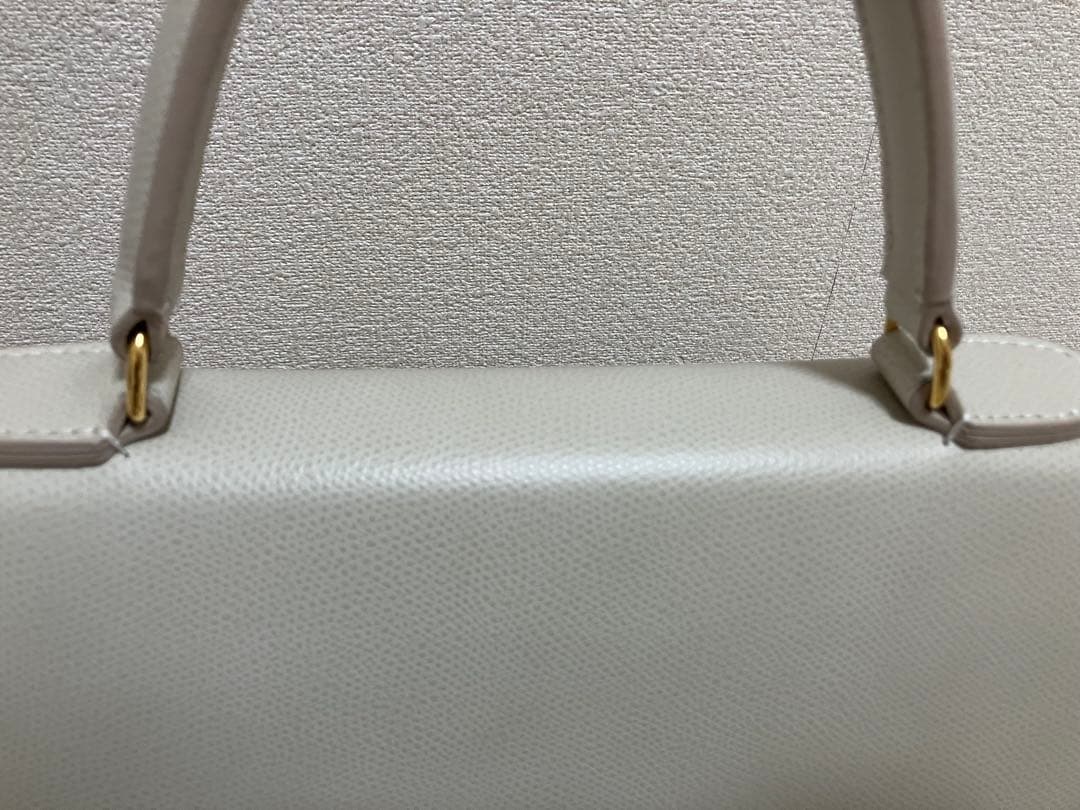 カルボッティ　エレナ　ベージュ　CARBOTTI