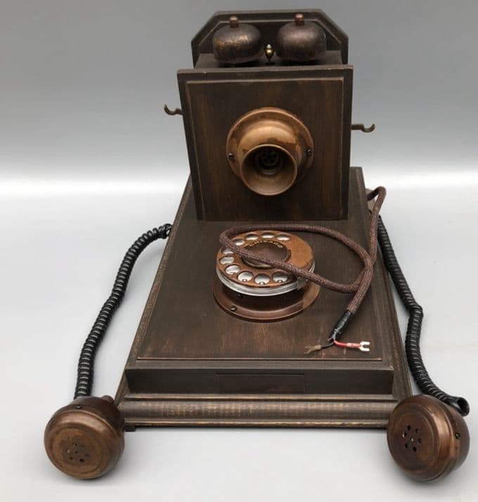 初期に収集された古い電話は、中国民国に残されています。