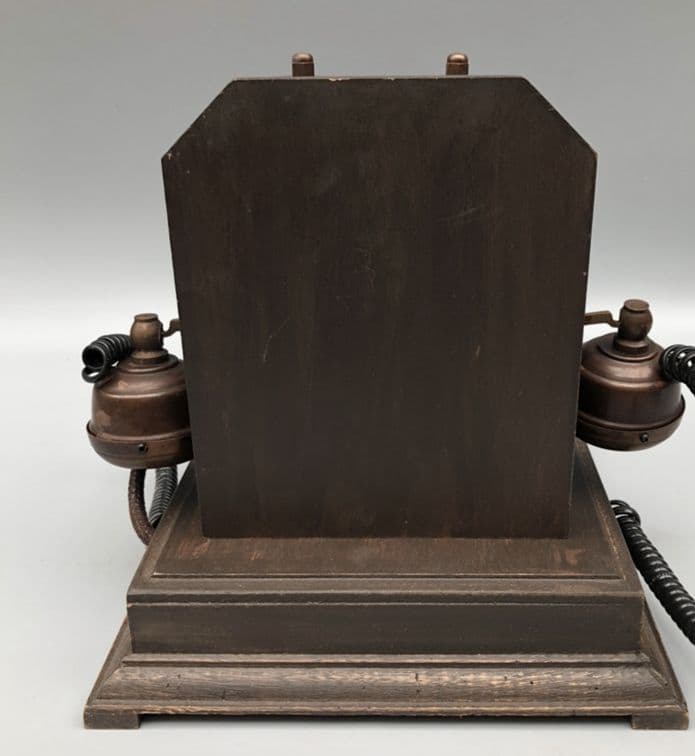 初期に収集された古い電話は、中国民国に残されています。