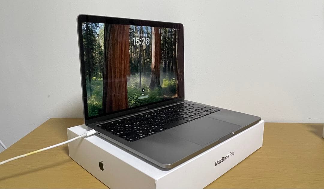 美品 MacBook Pro 2020 TouchBar バッテリー良い