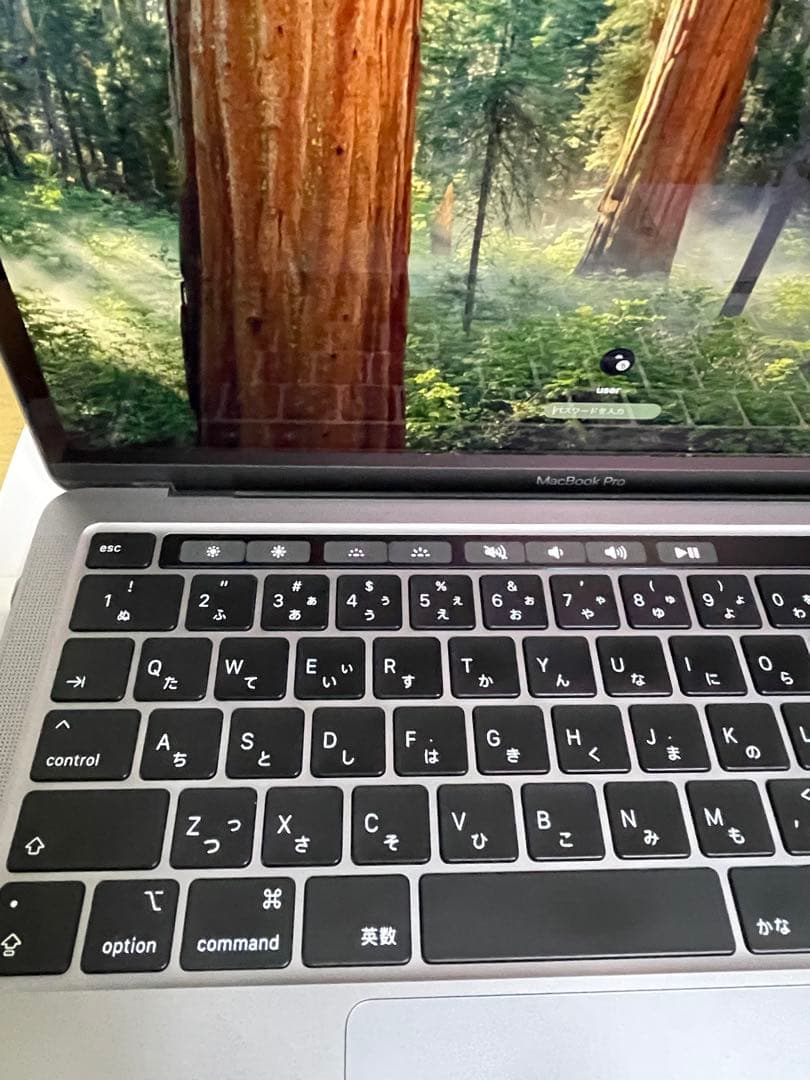 美品 MacBook Pro 2020 TouchBar バッテリー良い