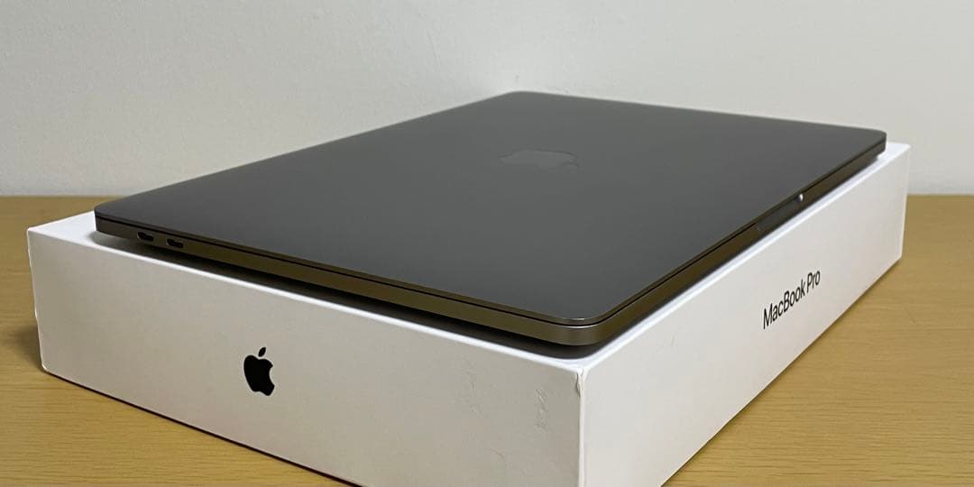 美品 MacBook Pro 2020 TouchBar バッテリー良い