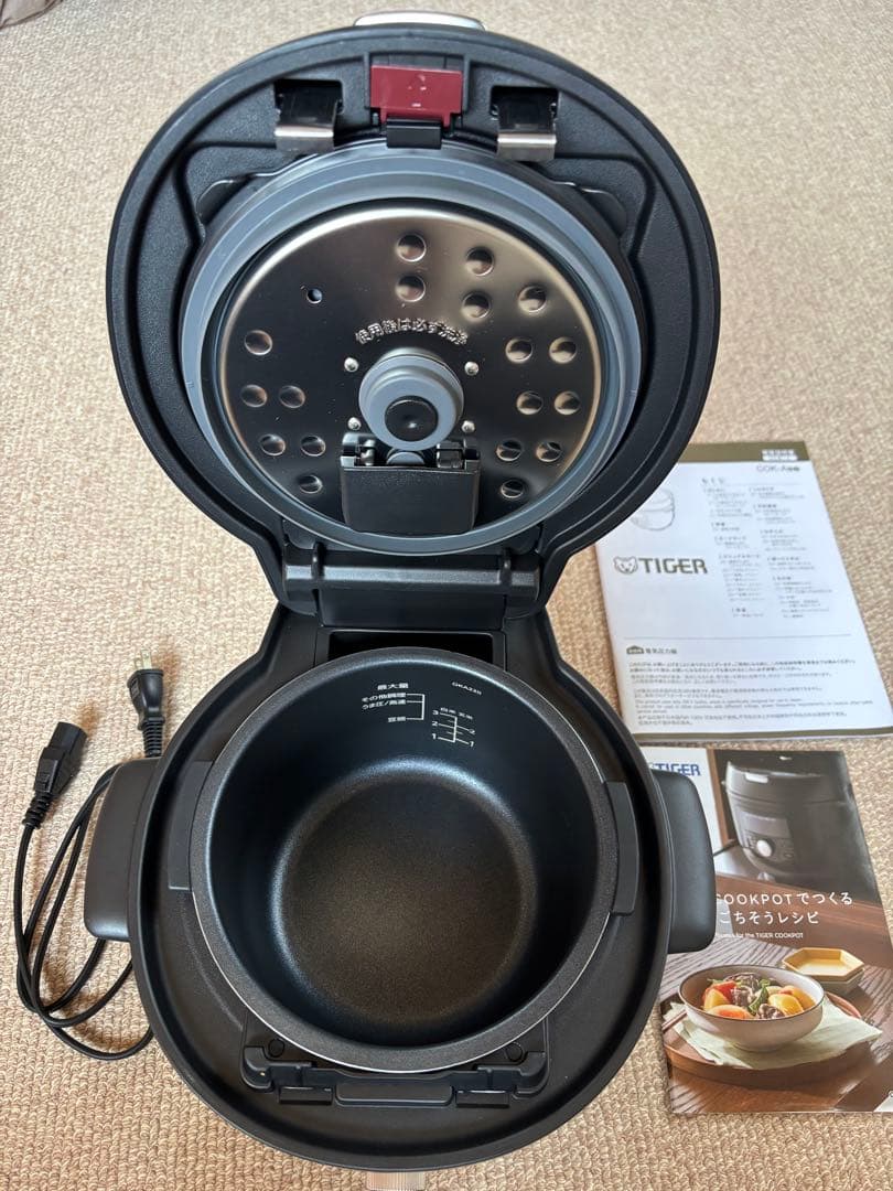 TIGER 電気圧力鍋 黒