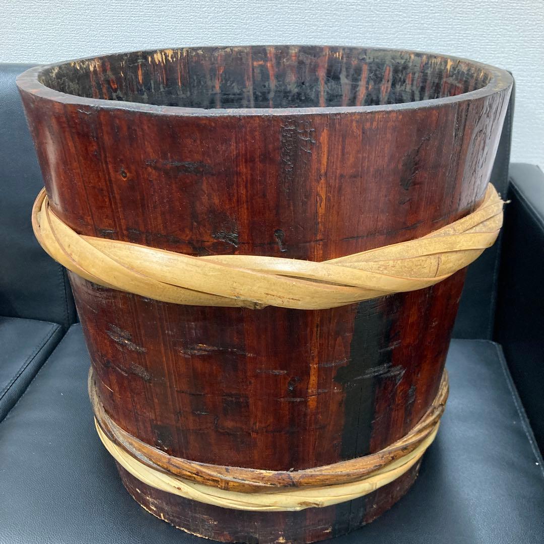 漆塗り桶　蓋付き