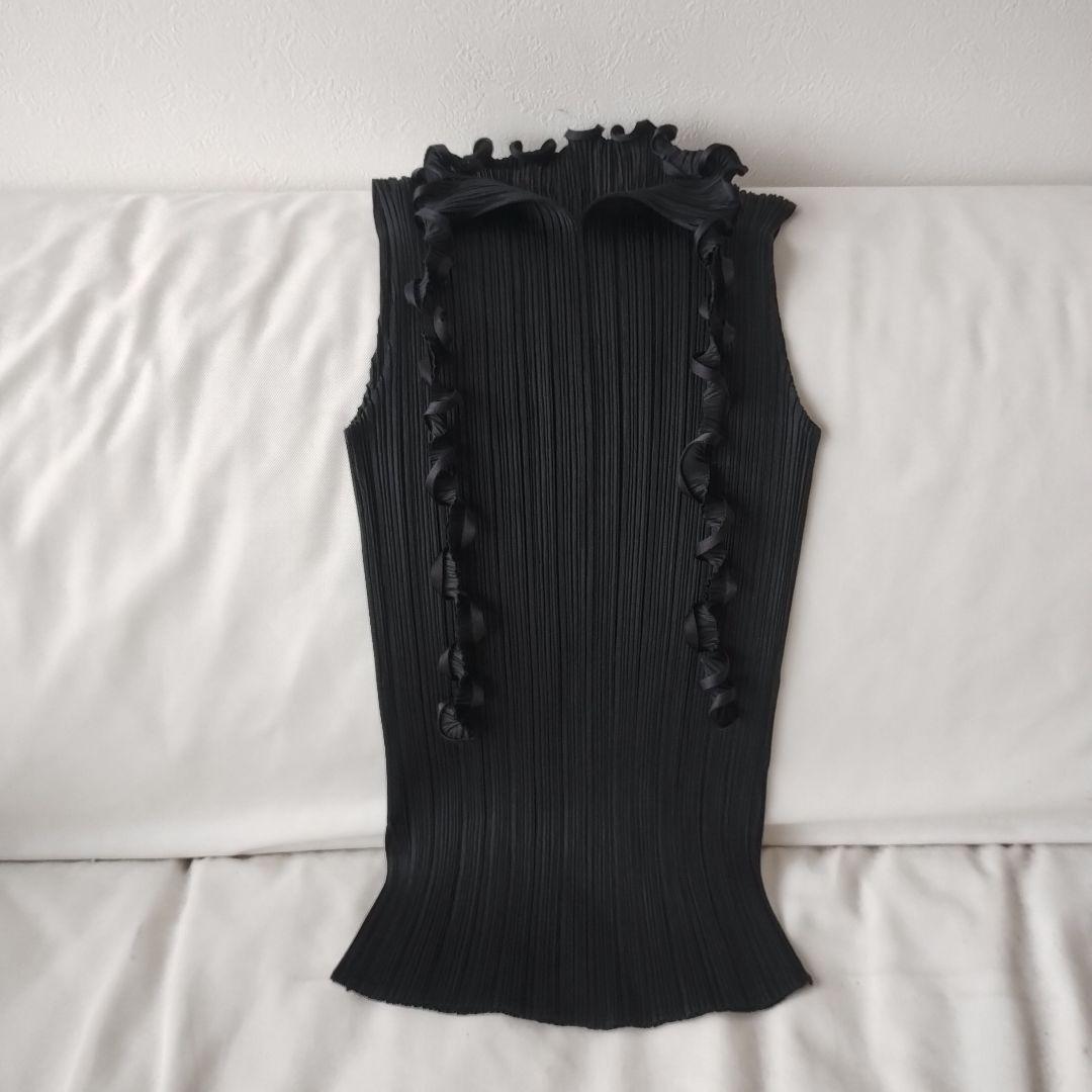 PLEATS PLEASE プリーツ加工　ノースリーブ