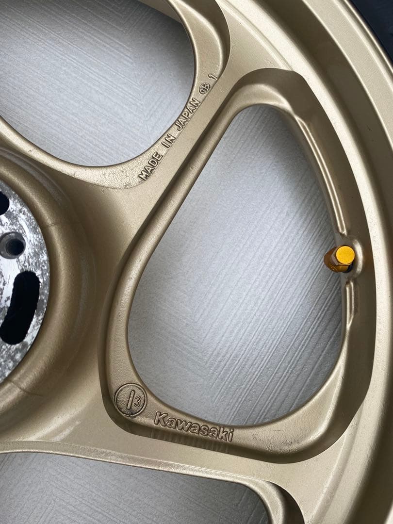 Zaki ゼファー1100 純正ホイール・タイヤ