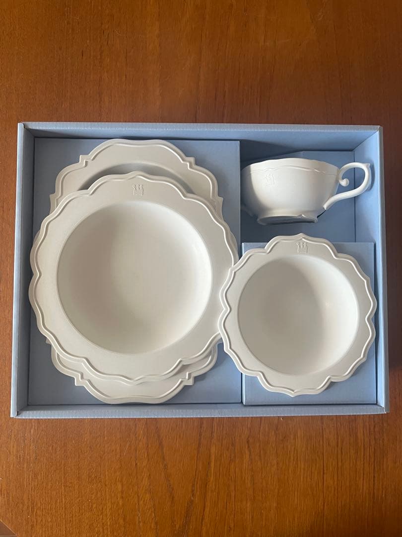 レアーレ Reale 100daysセット　ホワイト　ベビー食器