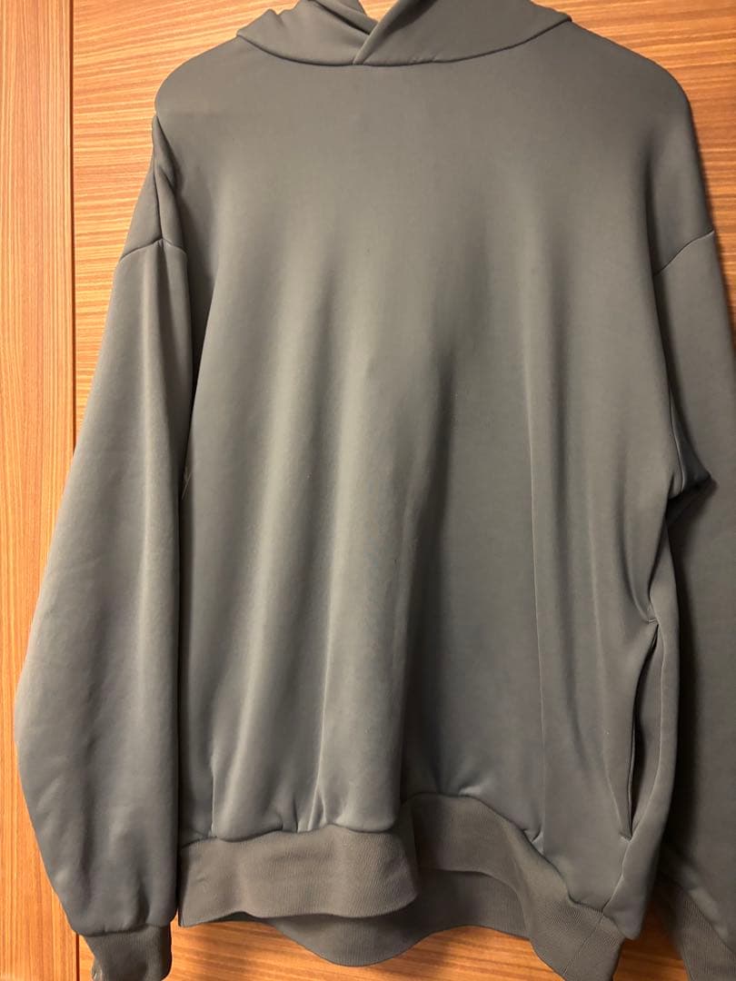 NEUTRALWORKS．PILEUS フーディー