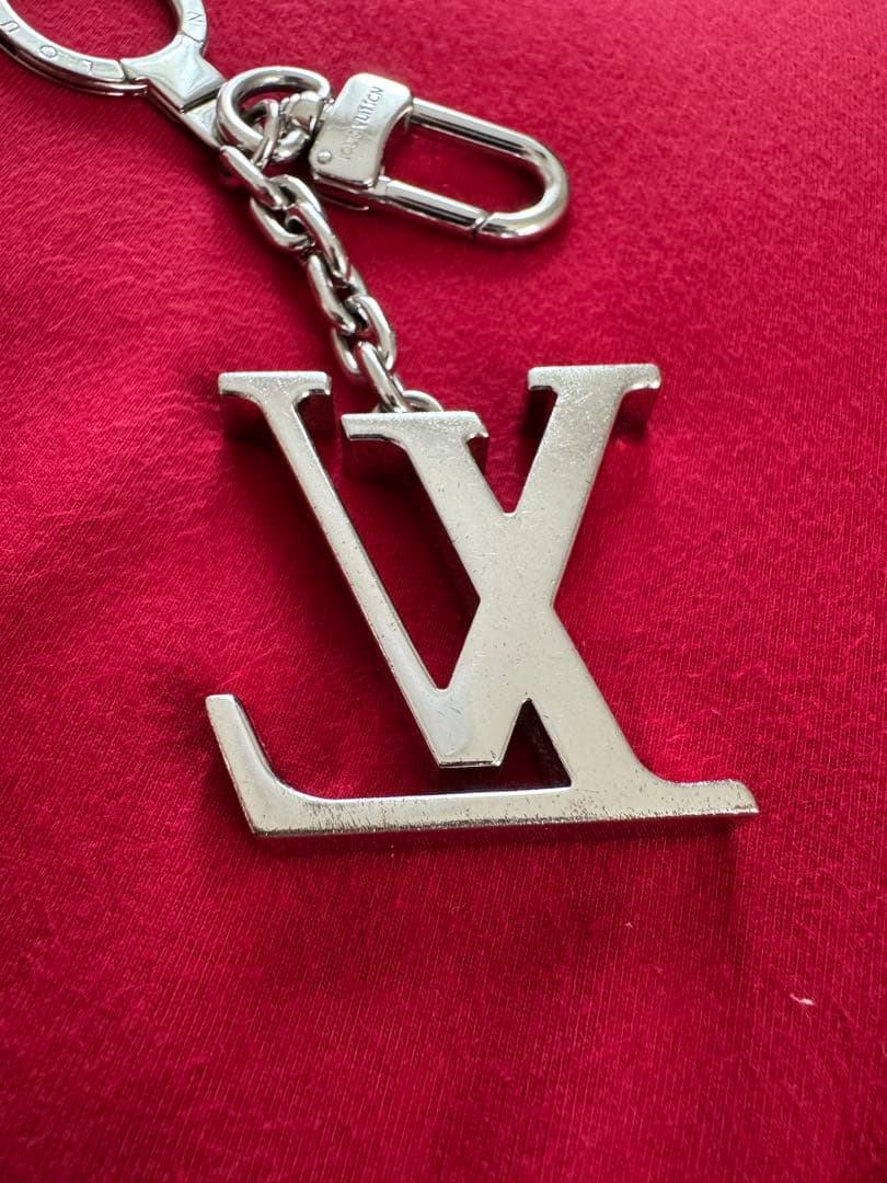 LOUIS VUITTON メタルキーホルダー