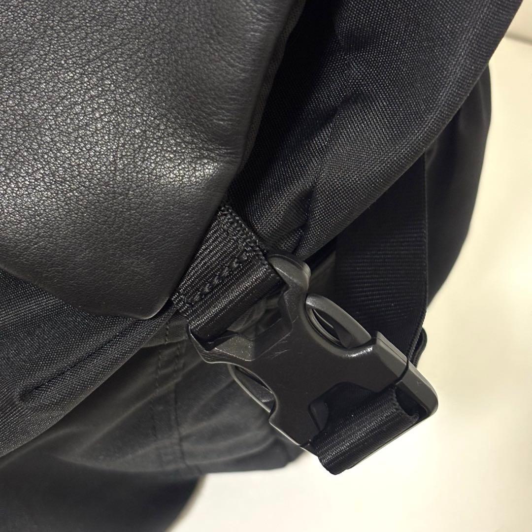 BURLAP OUTFITTER ear 撥水レザーコンビライトリュック　黒