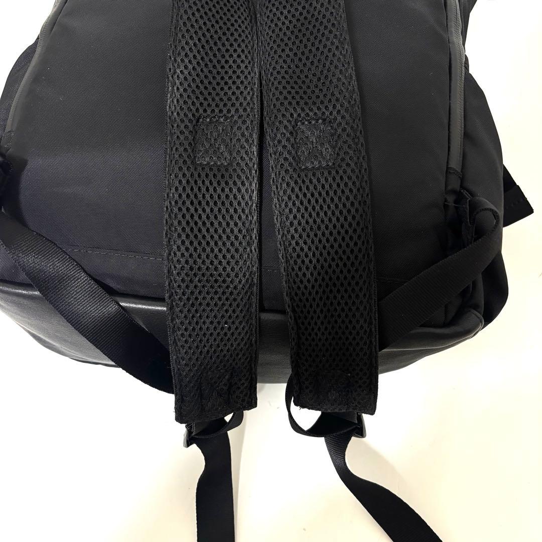 BURLAP OUTFITTER ear 撥水レザーコンビライトリュック　黒