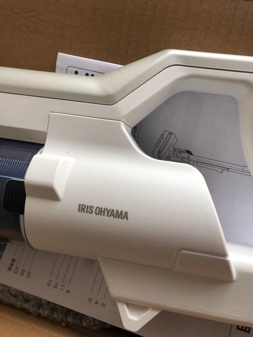 アイリスオーヤマ コードレス 充電式SCD-120P-W ホワイト