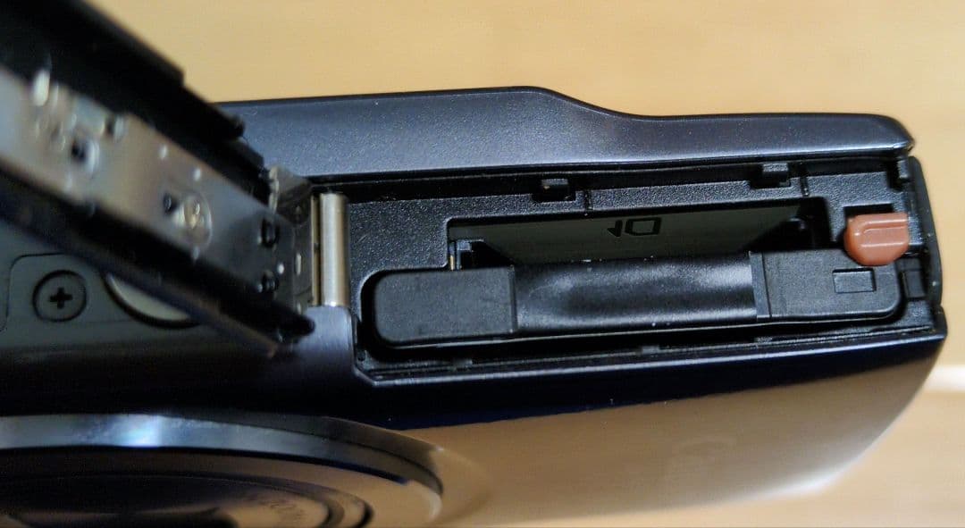 Canon IXY150　コンパクトデジカメ