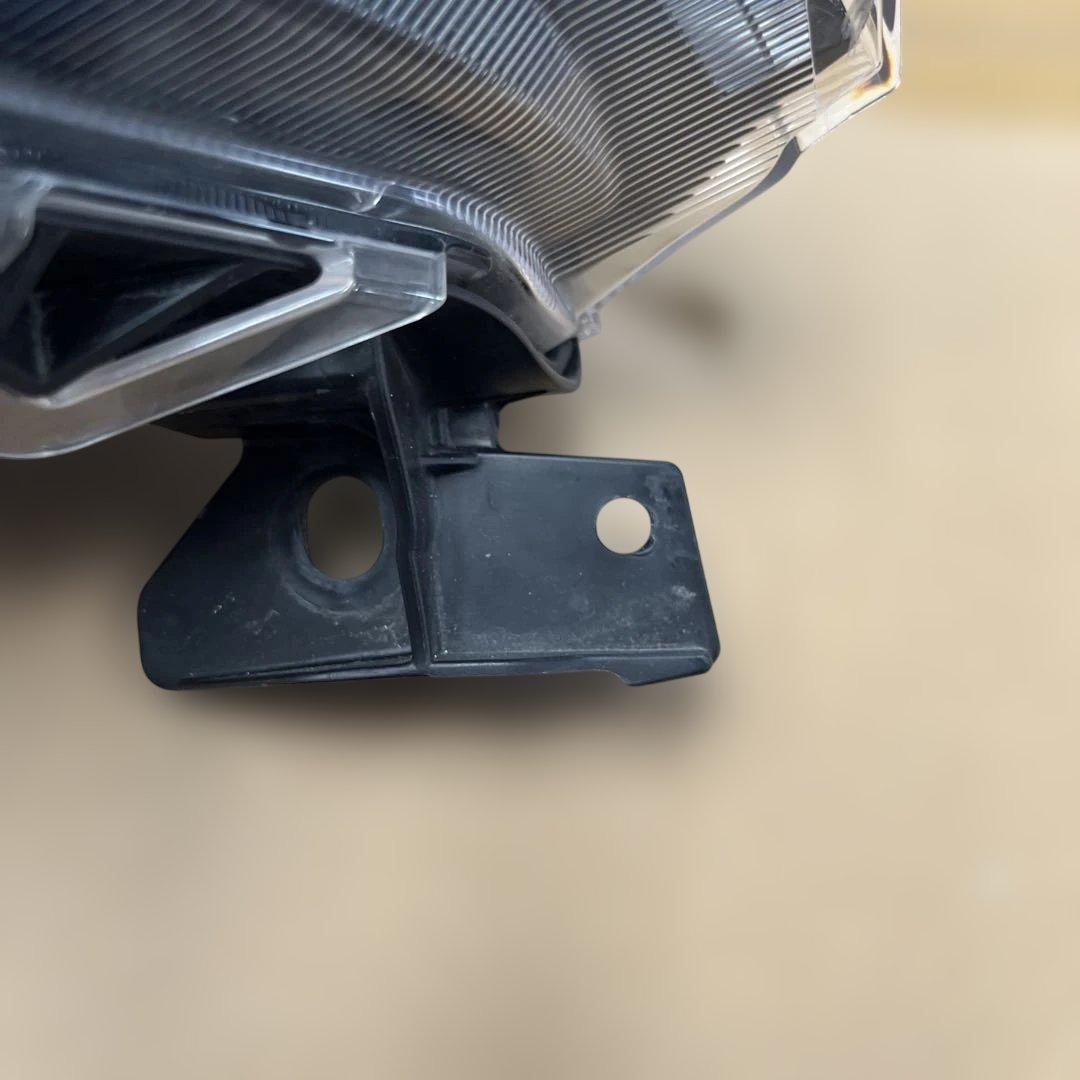 左ヘッドライト