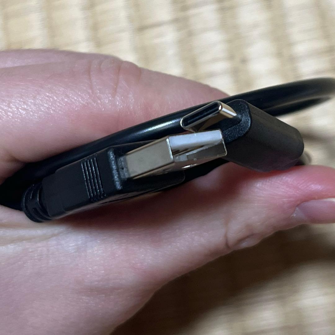 15.6型　モバイルディスプレイ　ポータブルモニター 本体 ケーブル付き