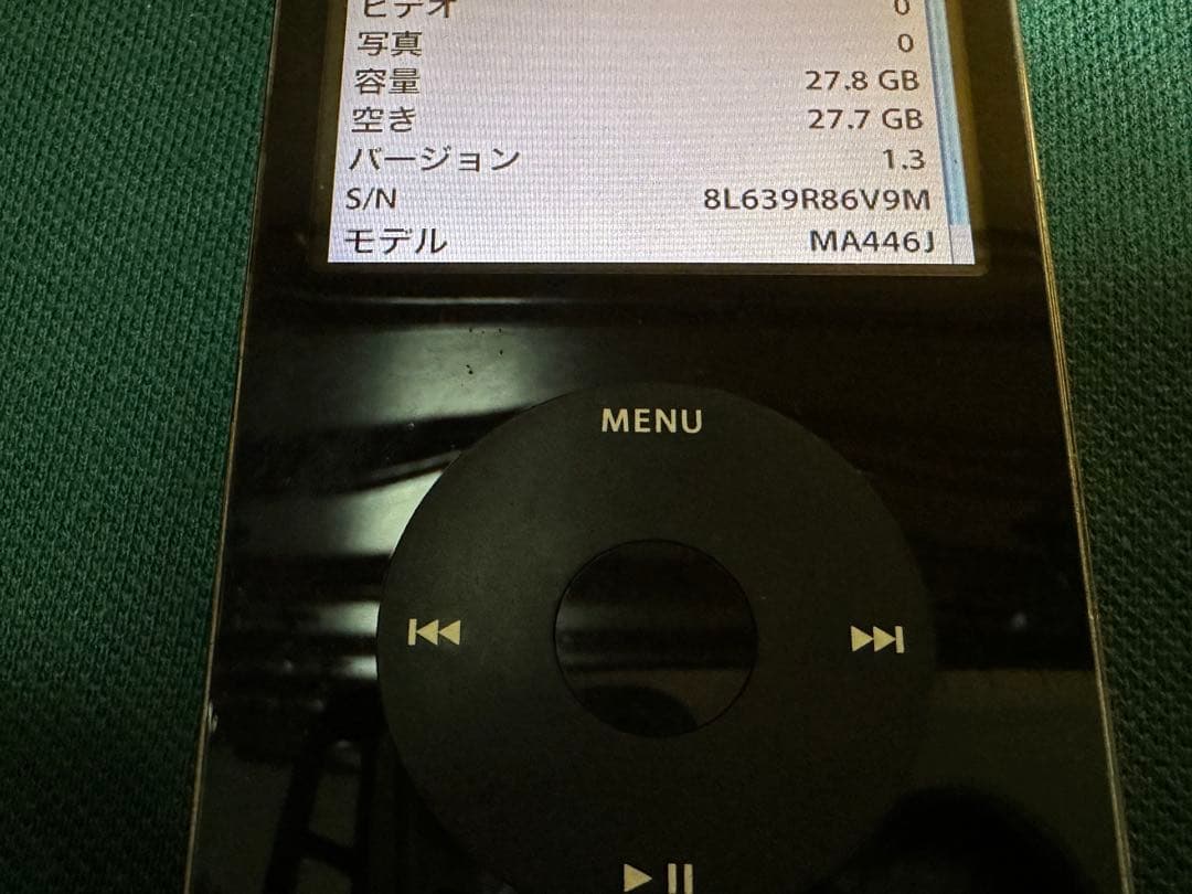 きれいなApple iPod Classic 5.5世代 30GB新品バッテリー
