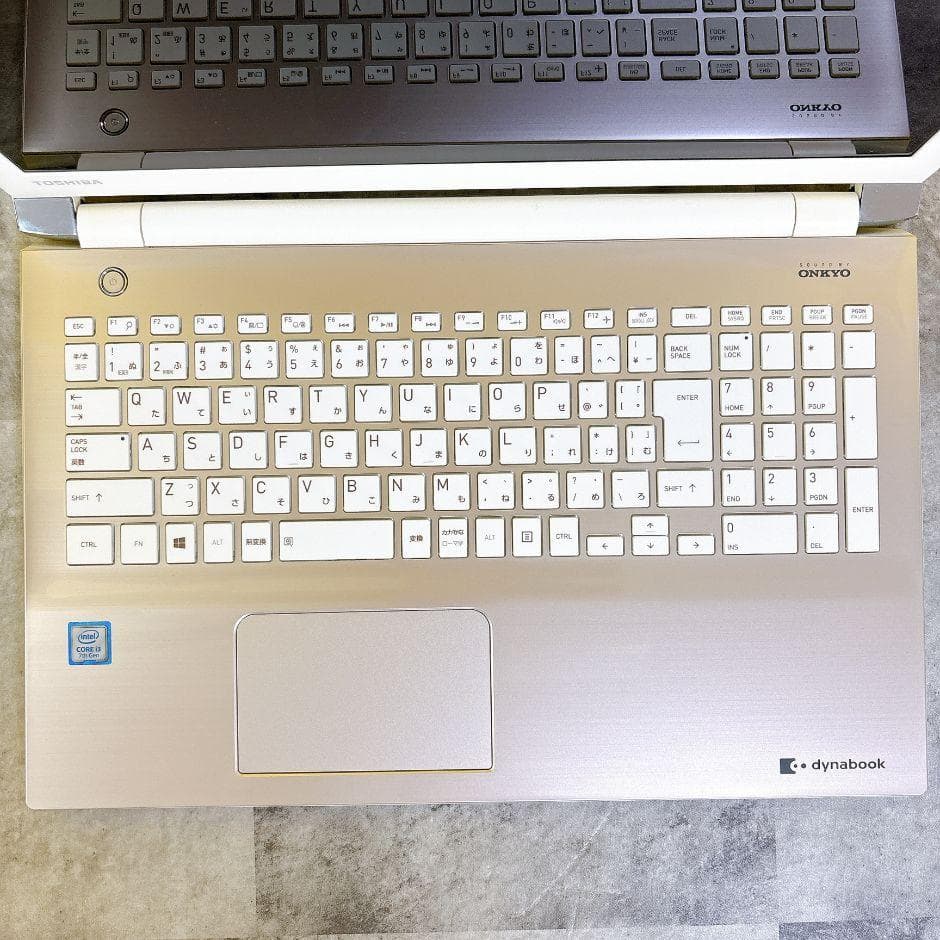 新品SSDで快適✨おしゃれゴールド✨薄型 カメラ付 フルHD Windows11