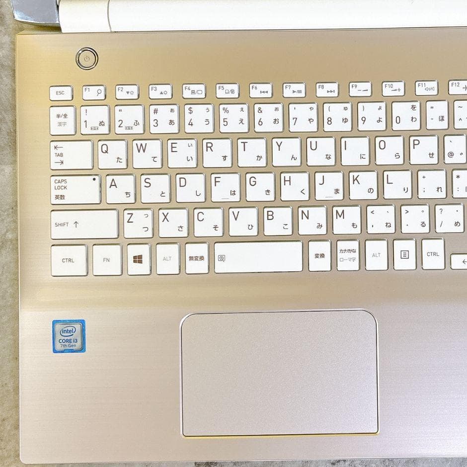 新品SSDで快適✨おしゃれゴールド✨薄型 カメラ付 フルHD Windows11