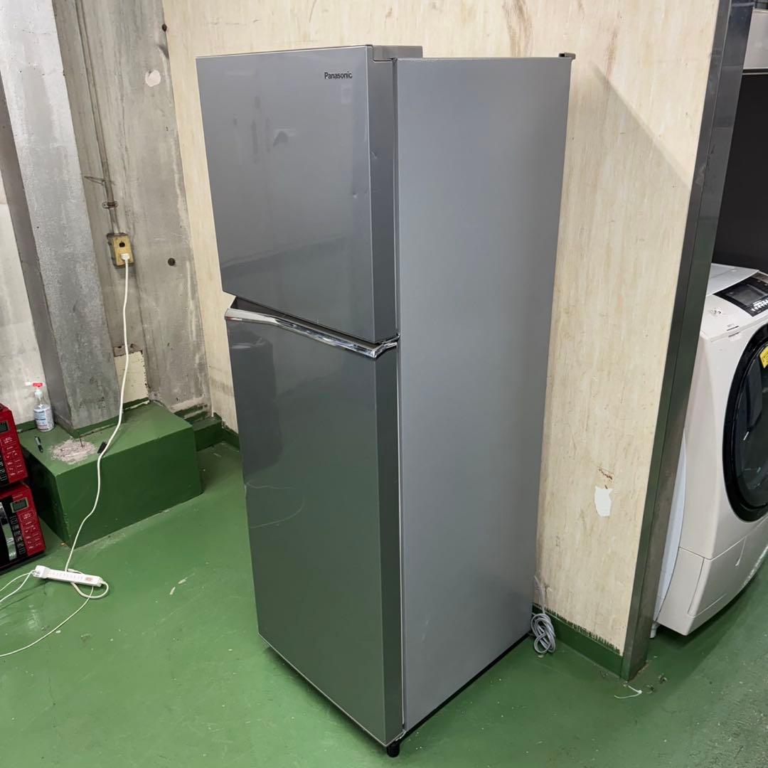 73★2022年製★パナソニック　冷蔵庫　大型　248L 一人暮らし　シルバー