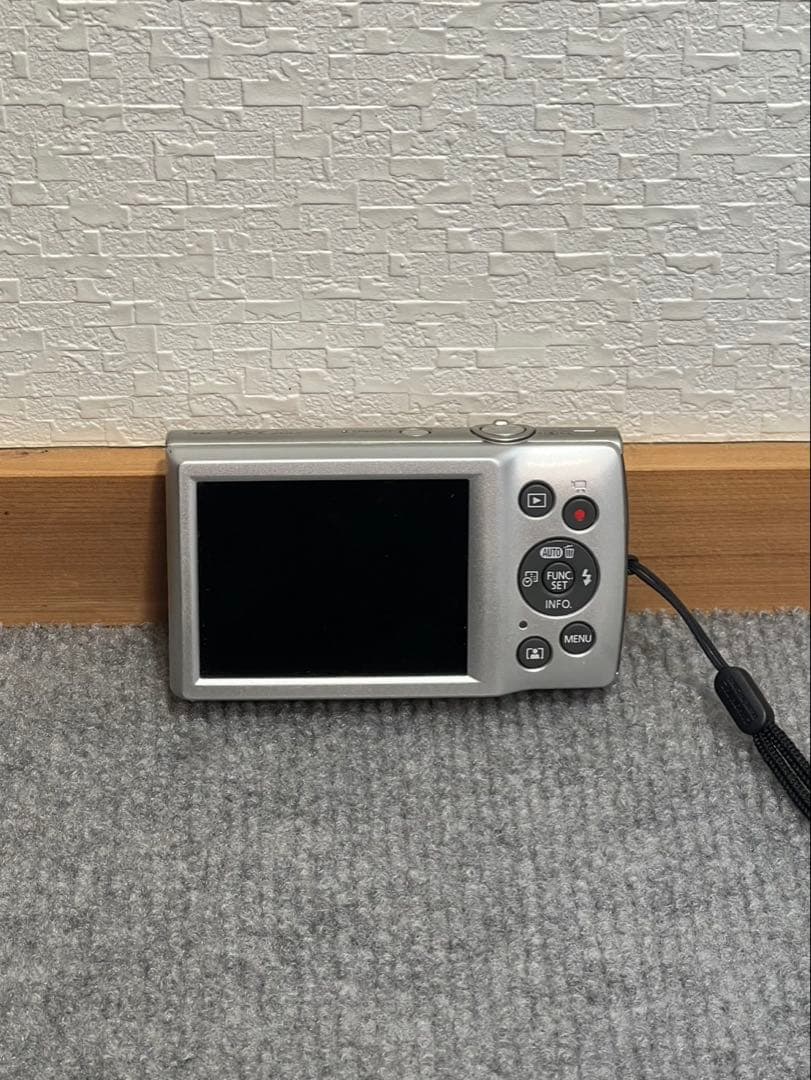 Canon キャノン　コンパクトデジタルカメラ シルバー　デジカメ　動作確認済み