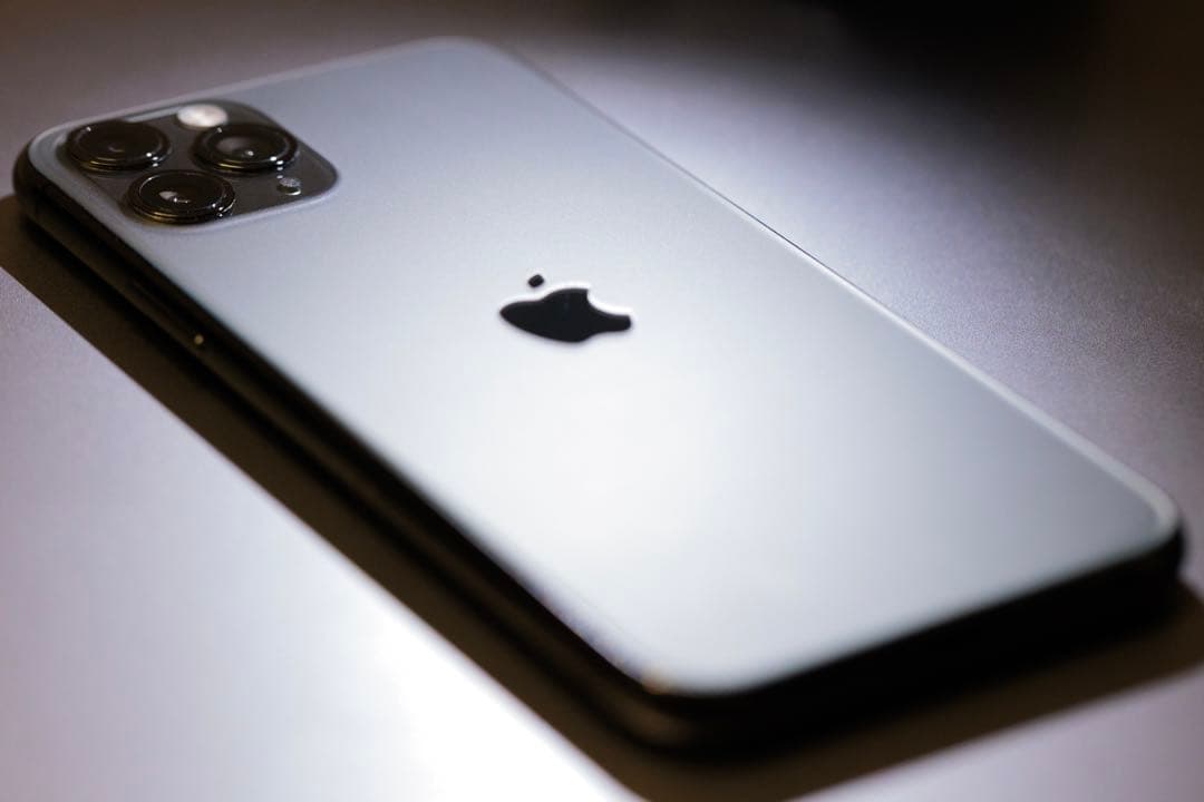 【極希少】iPhone 11 Pro 512GB 海外版 シャッター音なし