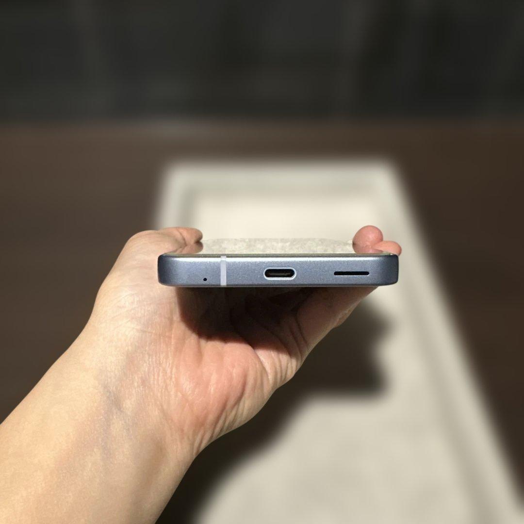 【美品】AQUOS sense9 128GB ブルー