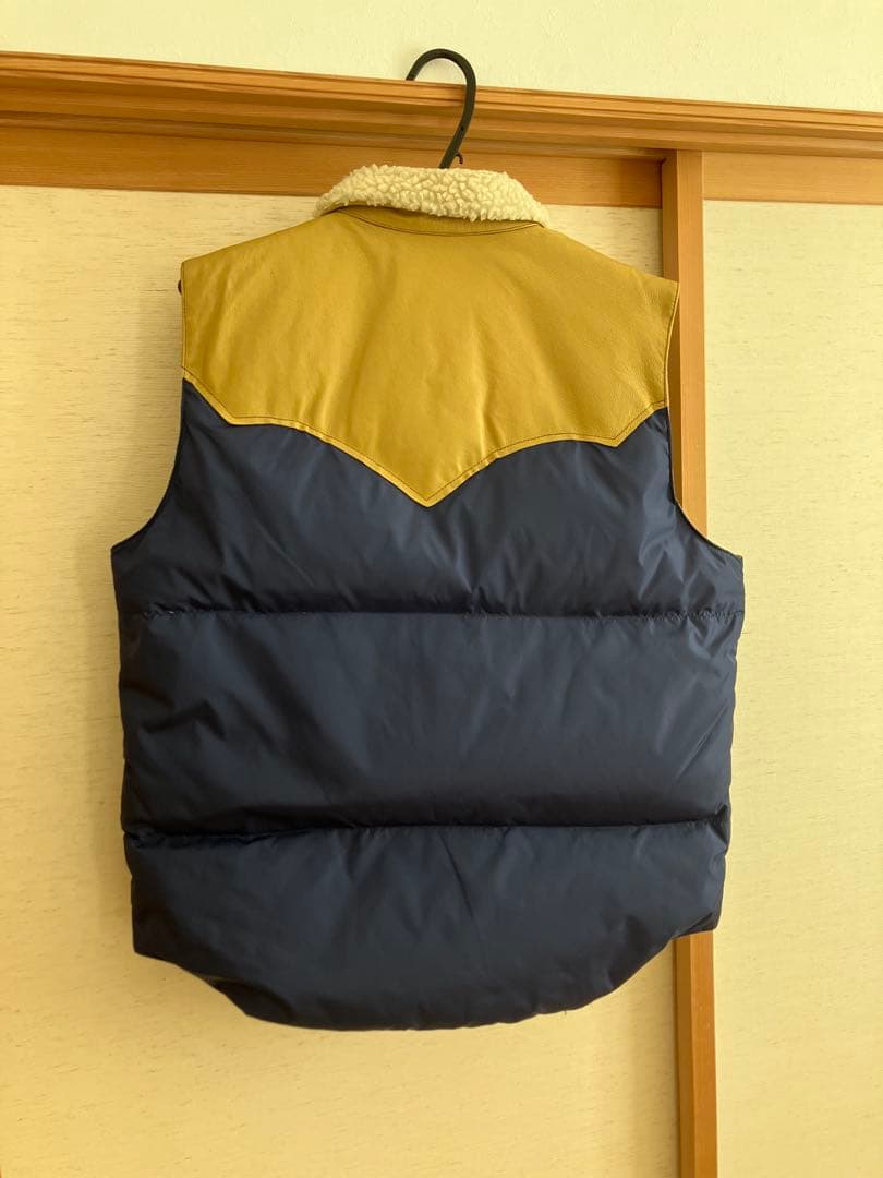 Denime レザー切り替えボアダウンベスト　ネイビー✖️ベージュ