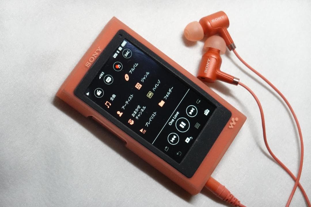 美品 ウォークマンNW-A46 トワイライトレッド　ハイレゾ/ノイキャンイヤホン