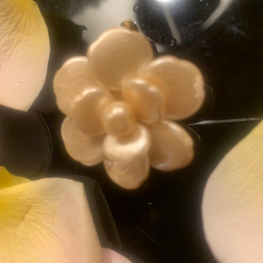 CHANEL カメリア ペンダントトップ　パール