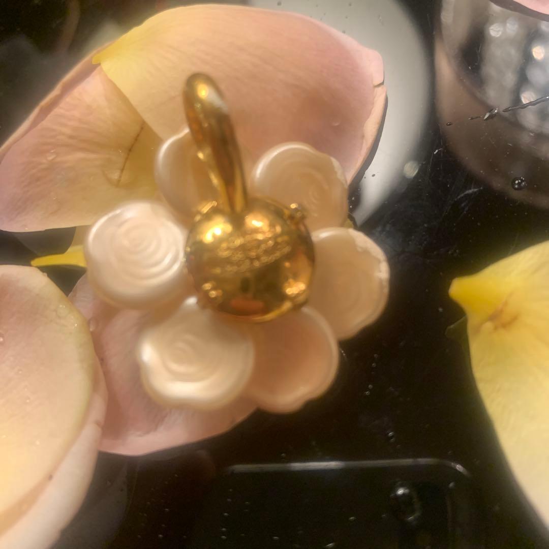 CHANEL カメリア ペンダントトップ　パール