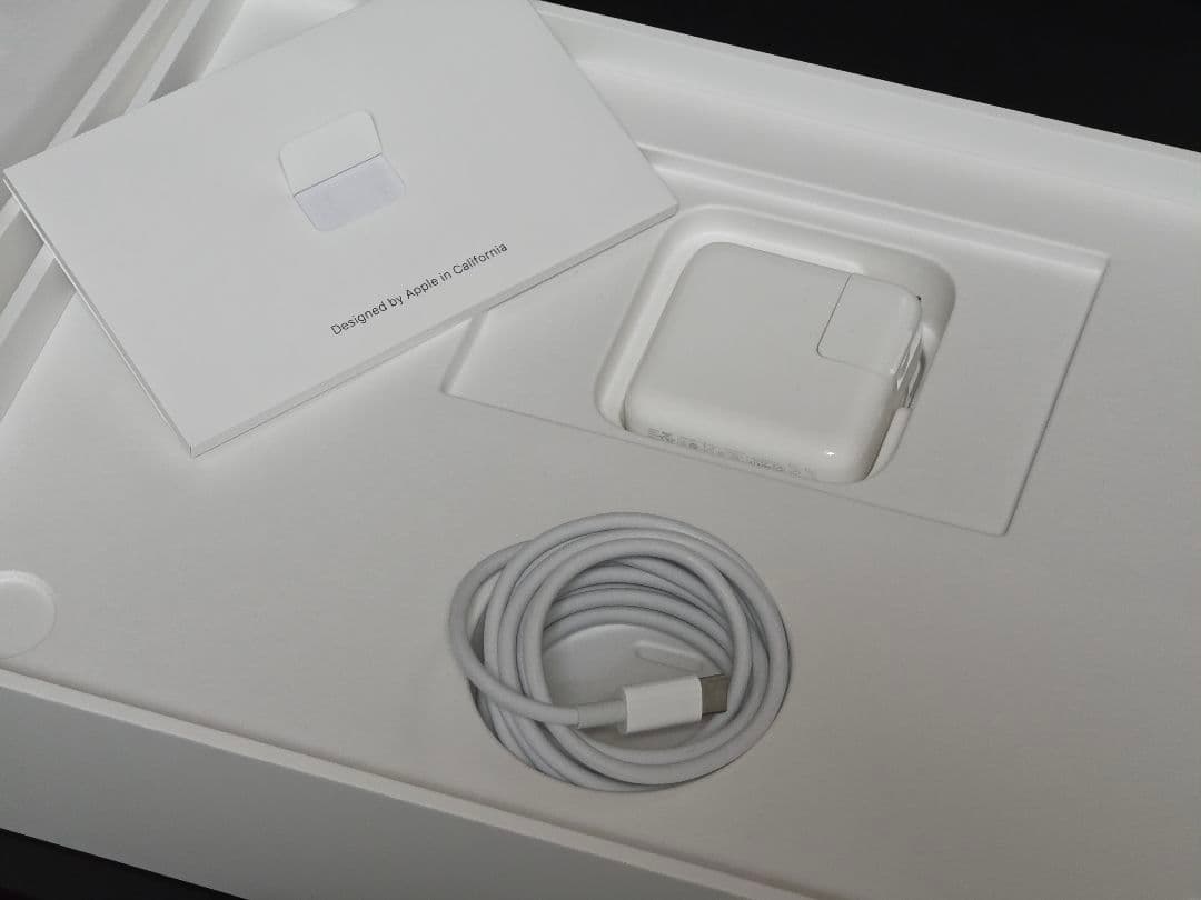 美品 MacBook Air 2018 13インチ スペースグレー 箱あり