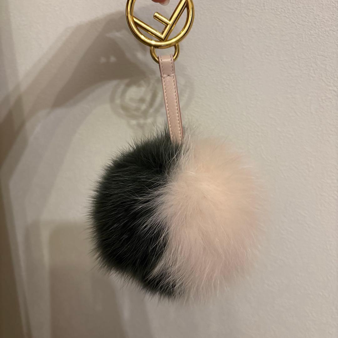 フェンディ ポンポン ファーチャーム Fox FENDI