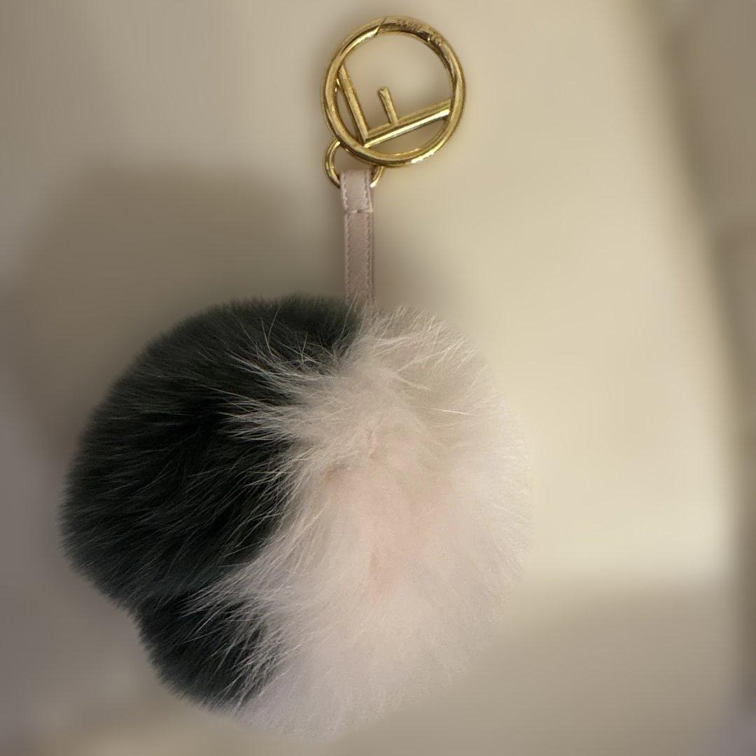 フェンディ ポンポン ファーチャーム Fox FENDI