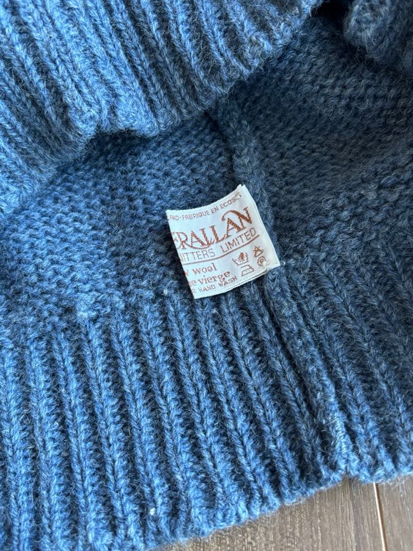 INVERALLAN ブルー タートルネック ニット インバーアラン