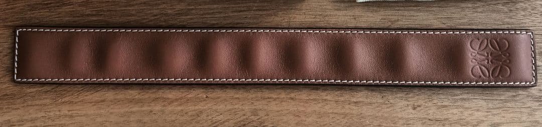 LOEWE ロエベ スラップブレスレット スモール（カーフ）　タン