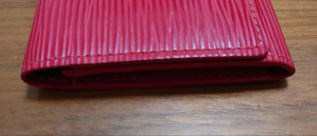 ヴィトン エピ カードケース