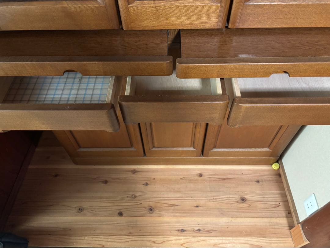 木製 ガラス扉 食器棚