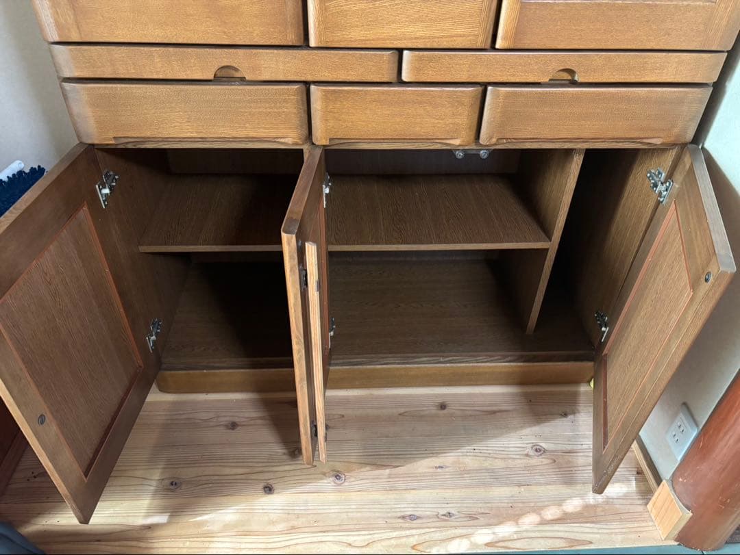 木製 ガラス扉 食器棚