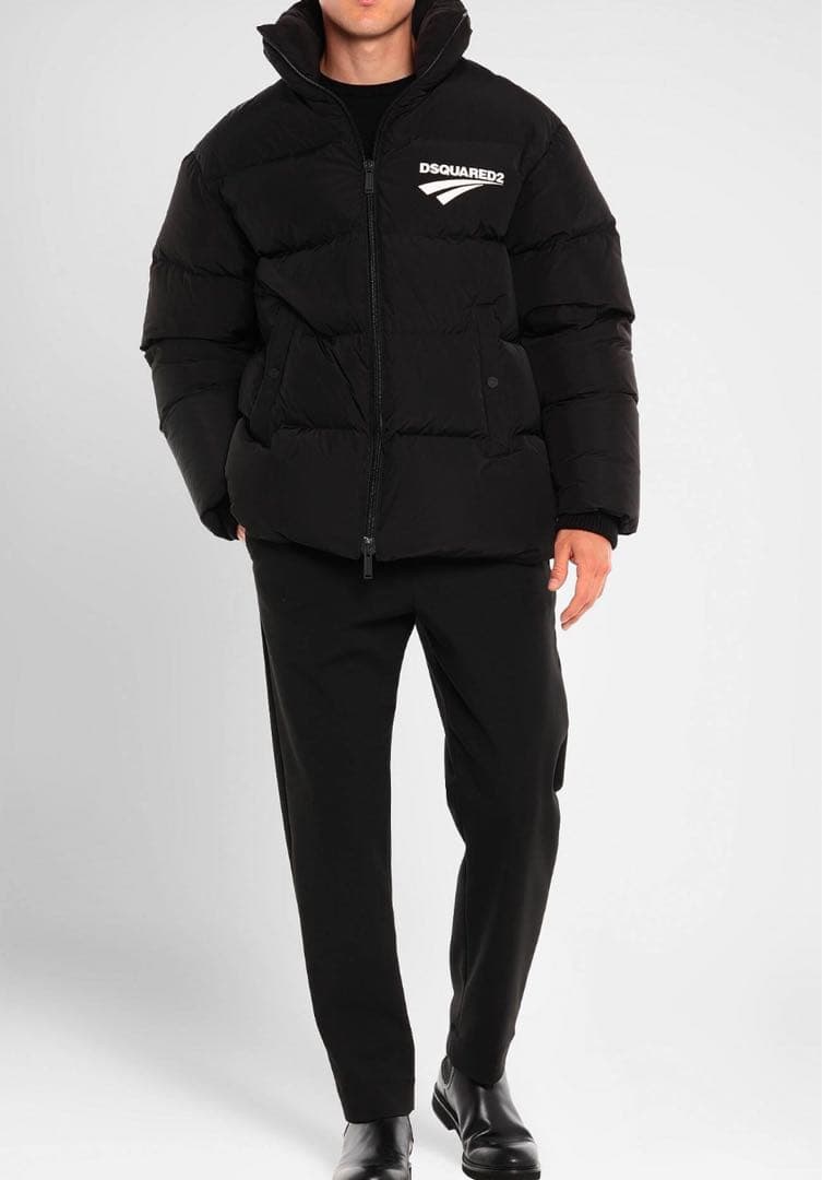 46サイズ　 DSQUARED2 ロゴ　美品　ダウンジャケット　黒　破格