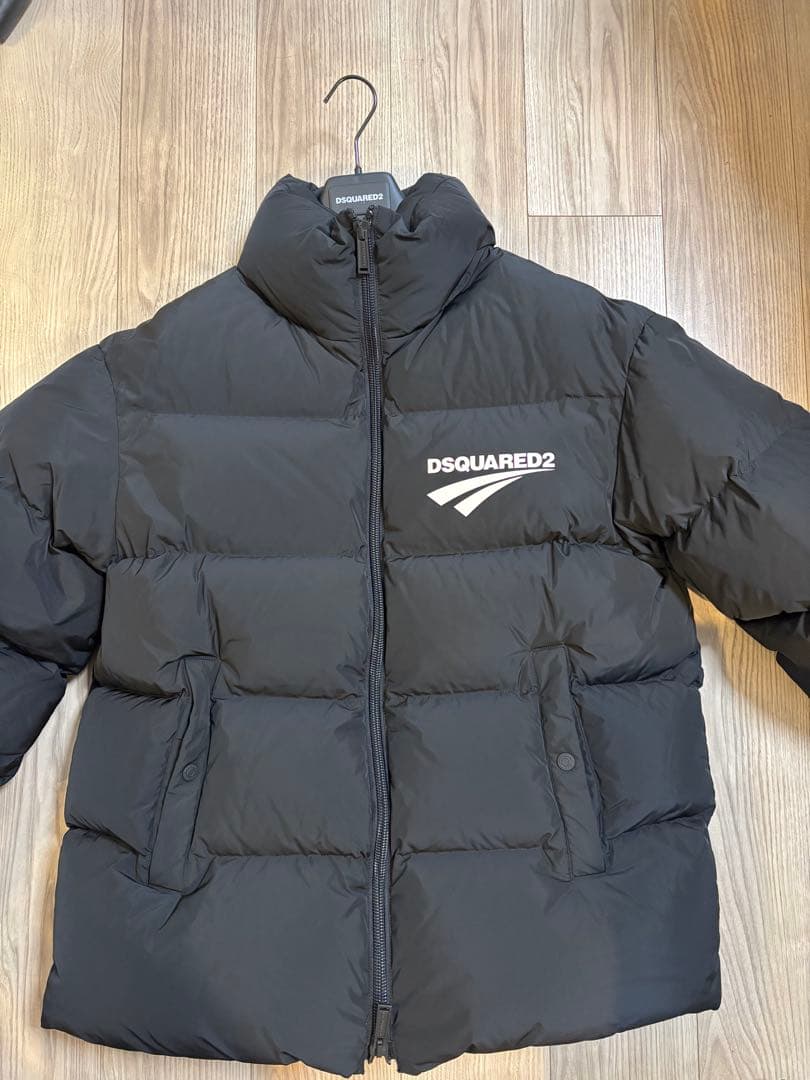 46サイズ　 DSQUARED2 ロゴ　美品　ダウンジャケット　黒　破格