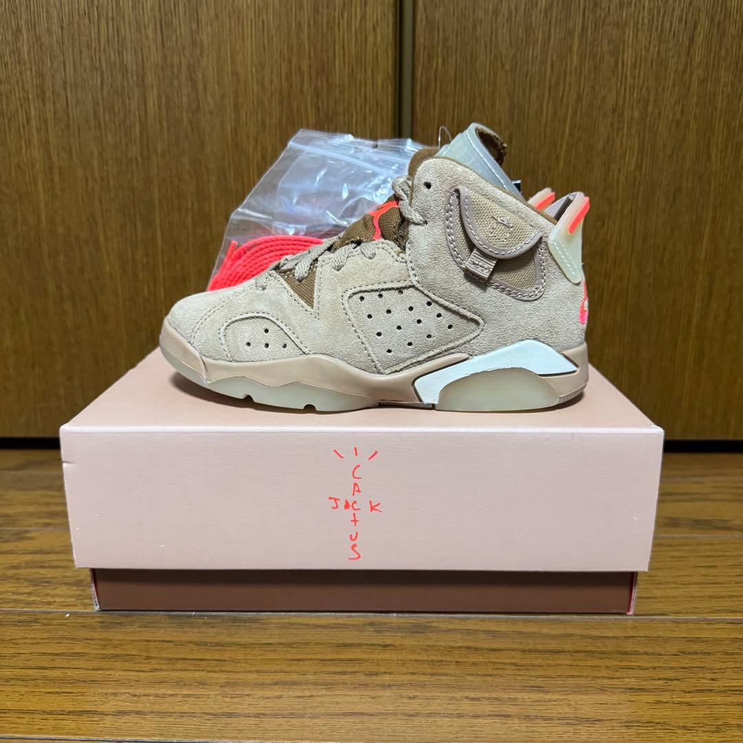 キッズ Air Jordan 6 x Travis Scott ジョーダン ナイ