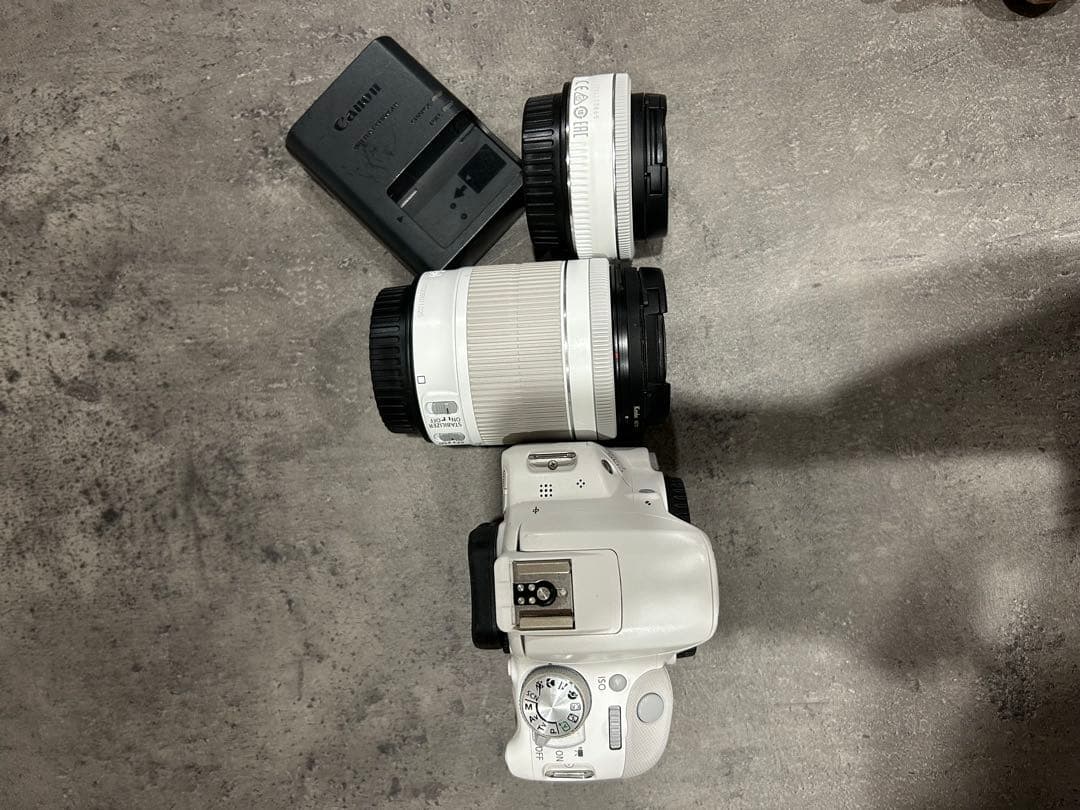 Canon EOS Kiss X7ホワイト 2本レンズ付き