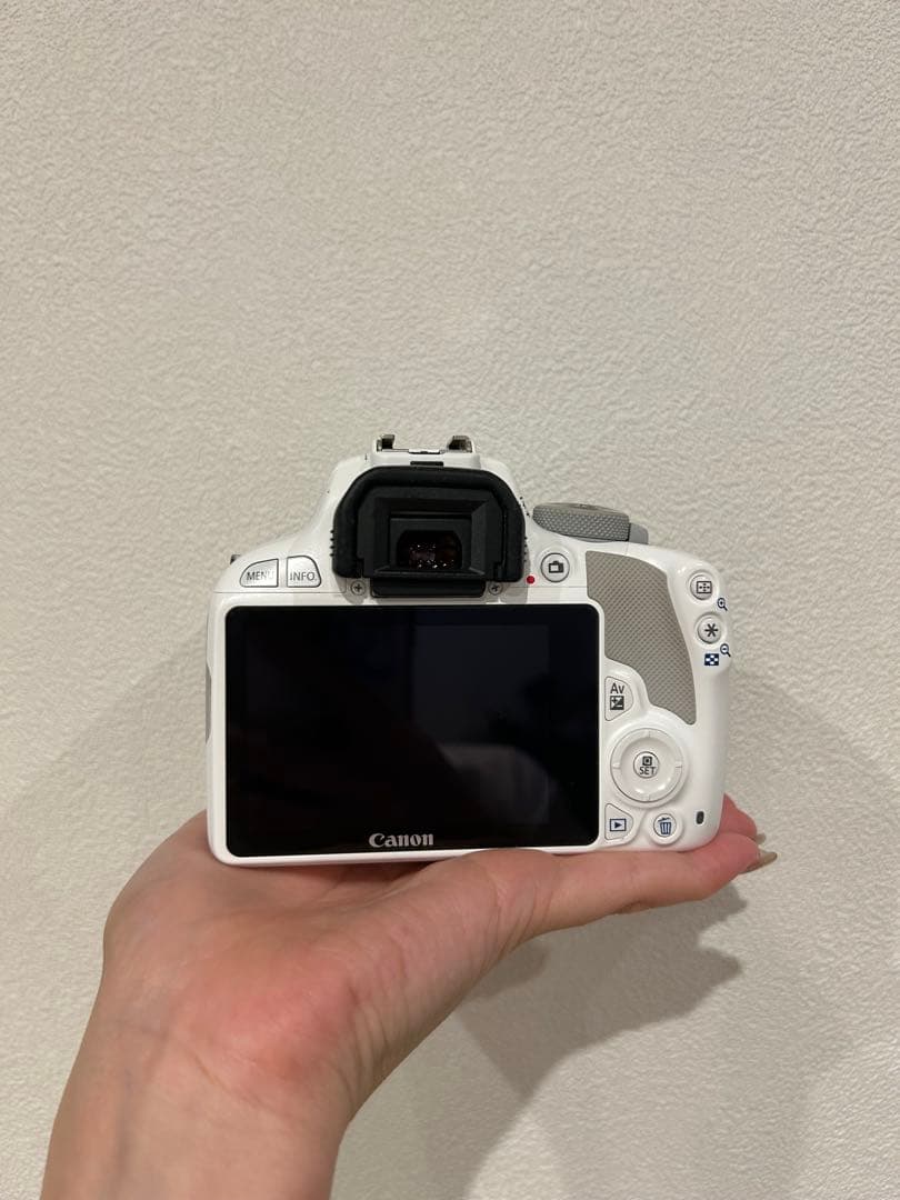 Canon EOS Kiss X7ホワイト 2本レンズ付き