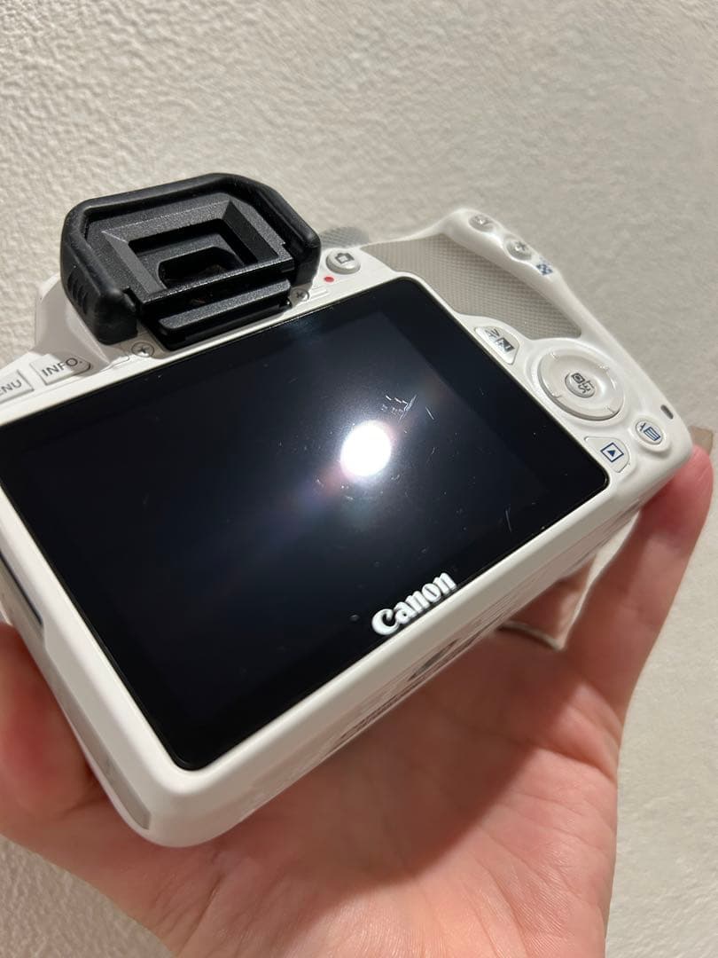 Canon EOS Kiss X7ホワイト 2本レンズ付き