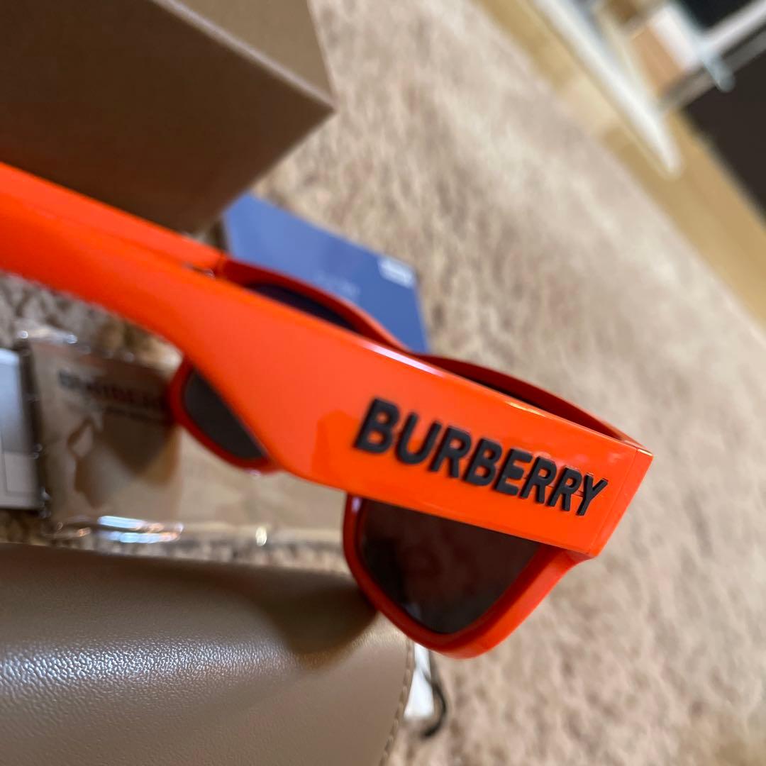 済　BURBERRY オレンジ サングラス 付属品付き
