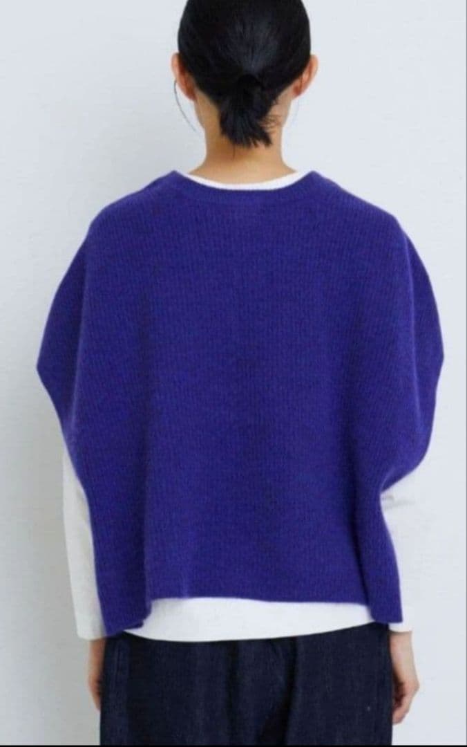 アデュートリステス エクストラファインウール2WAYニットベスト　未使用