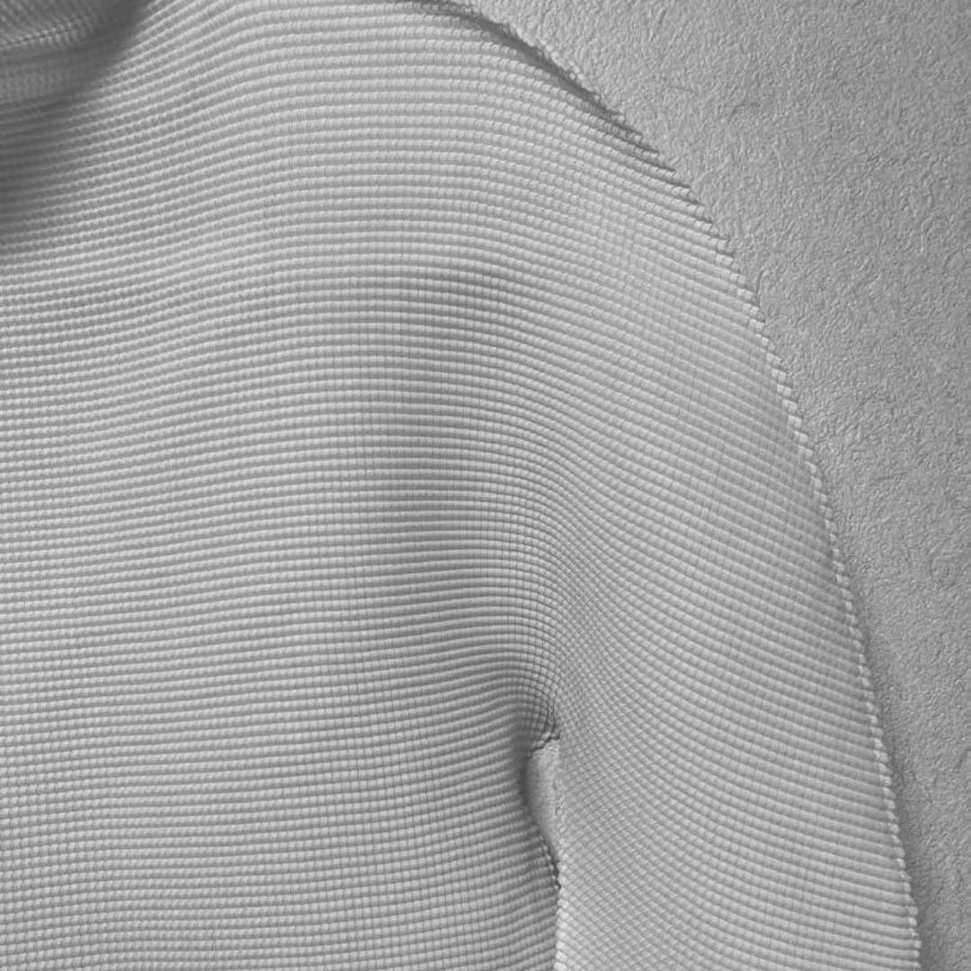 【美品♡】イッセイミヤケ　ミー　プリーツ　白 タートルネック 長袖