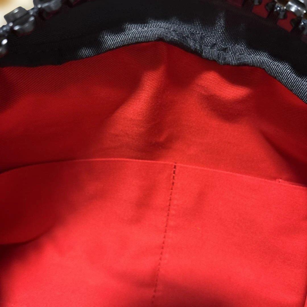 むんてま　カワカワ黒レザーオーバル型バッグ　おまけ付き