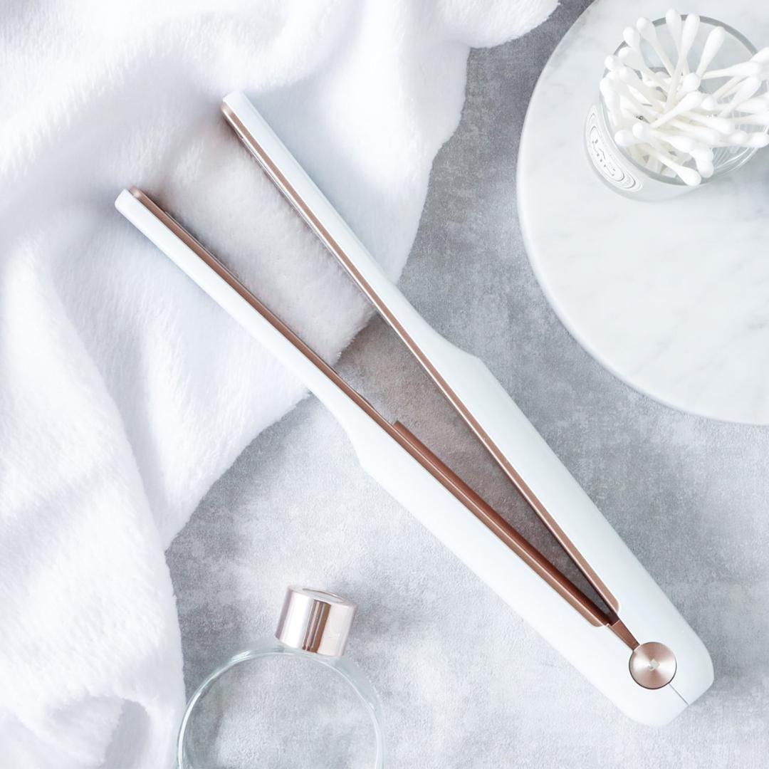 【未使用・新品】LAVIEL plus 超音波トリートメントヘアアイロン